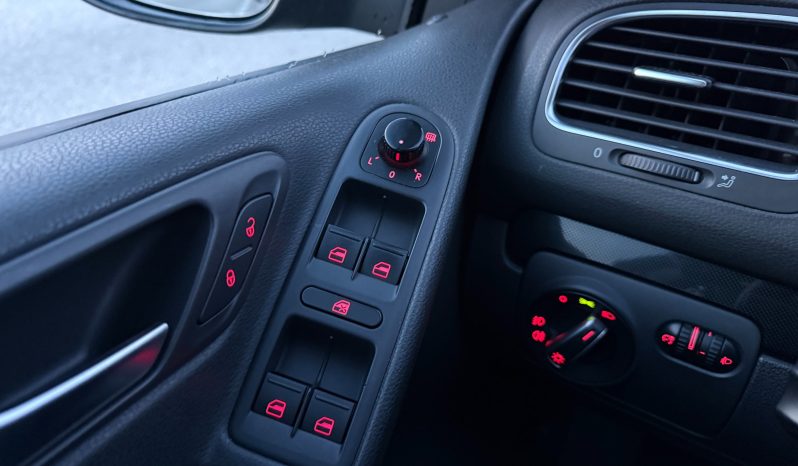 
								Volkswagen Golf 6 1.6 TDI 105 KS Comfortline 2011 full									