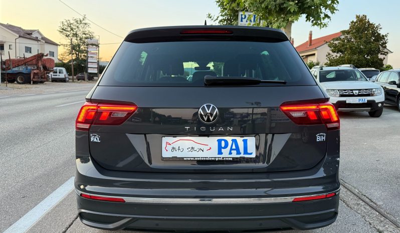 
								Volkswagen Tiguan 2.0 TDI 150 KS DSG7-Tiptronik F1 Life LED NAVI FACELIFT 2022 full									