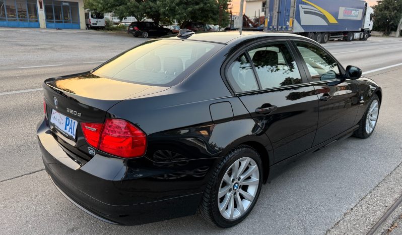 
								BMW 320 d E90 XDRIVE Automatik 184 KS Xenon LED 2011 full									