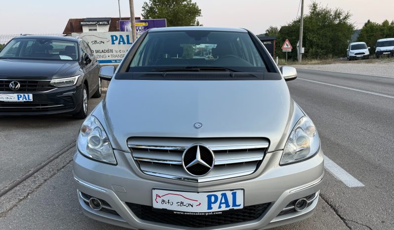 
								Mercedes-Benz B 180 d 109 KS PREMIUM Facelift NAVI 2011 full									