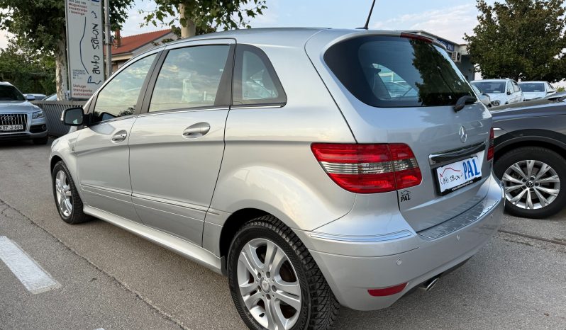 
								Mercedes-Benz B 180 d 109 KS PREMIUM Facelift NAVI 2011 full									