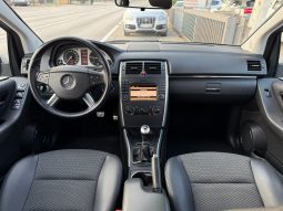 
										Mercedes-Benz B 180 d 109 KS PREMIUM Facelift NAVI 2011 full									