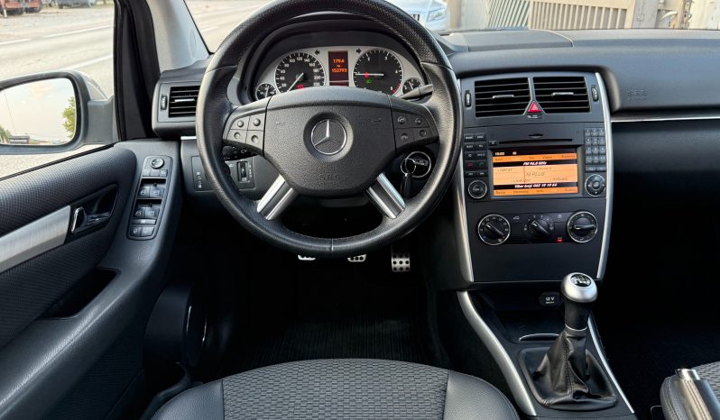
								Mercedes-Benz B 180 d 109 KS PREMIUM Facelift NAVI 2011 full									