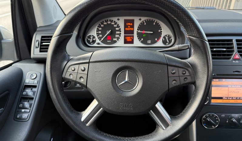 
								Mercedes-Benz B 180 d 109 KS PREMIUM Facelift NAVI 2011 full									