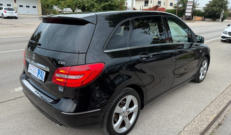 
								Mercedes-Benz B 180 CDI Automatik F1 NAVI Xenon LED Kamera 2014 full									