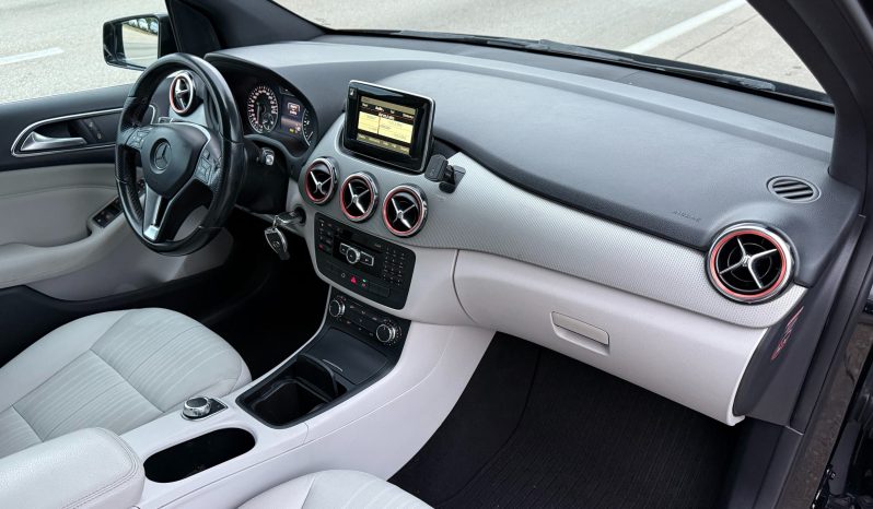 
								Mercedes-Benz B 180 CDI Automatik F1 NAVI Xenon LED Kamera 2014 full									