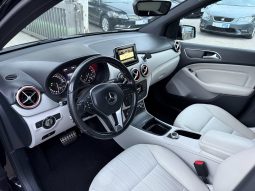 
										Mercedes-Benz B 180 CDI Automatik F1 NAVI Xenon LED Kamera 2014 full									
