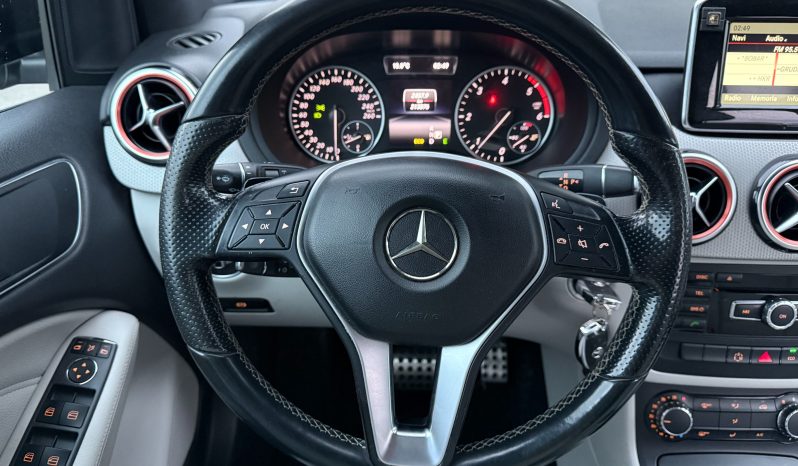 
								Mercedes-Benz B 180 CDI Automatik F1 NAVI Xenon LED Kamera 2014 full									