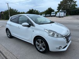 
										Peugeot 208 1.4 HDI Allure Sport NAVI Panorama full									