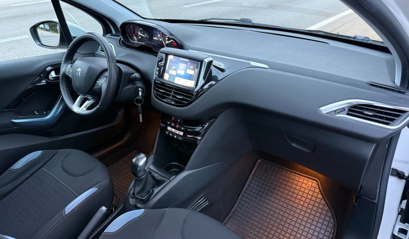 
								Peugeot 208 1.4 HDI Allure Sport NAVI Panorama full									