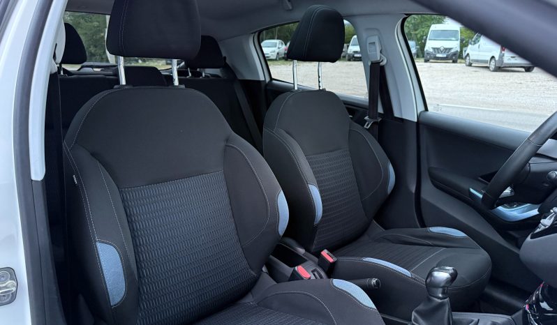 
								Peugeot 208 1.4 HDI Allure Sport NAVI Panorama full									