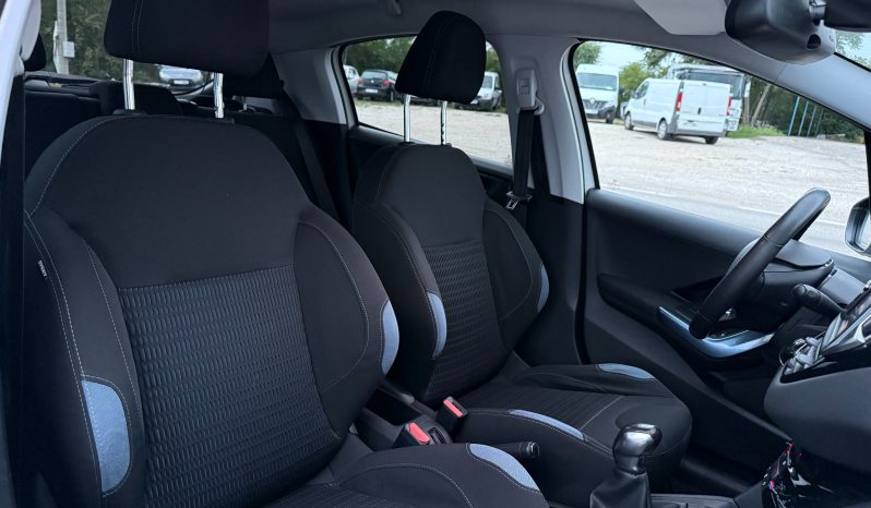 
								Peugeot 208 1.4 HDI Allure Sport NAVI Panorama full									