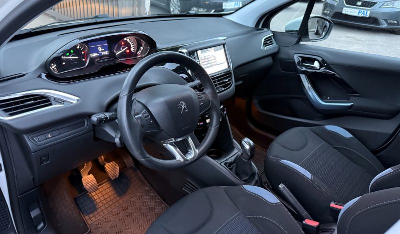 
								Peugeot 208 1.4 HDI Allure Sport NAVI Panorama full									