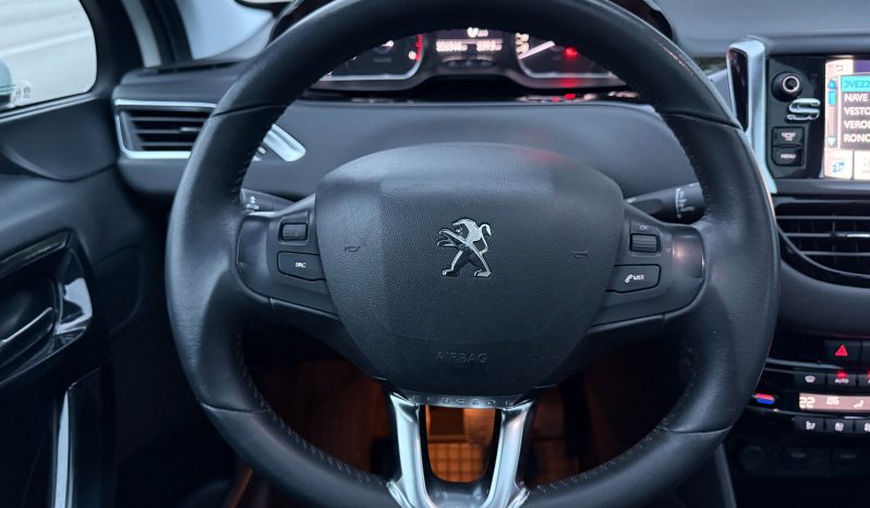 
								Peugeot 208 1.4 HDI Allure Sport NAVI Panorama full									