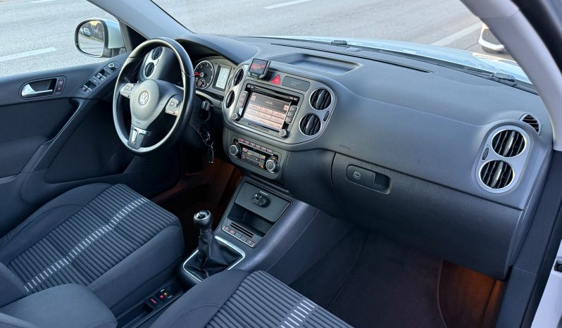 
								Volkswagen Tiguan 2.0 TDI 140 KS 4MOTION Sport Style 2011 full									