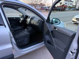 
										Volkswagen Tiguan 2.0 TDI 140 KS 4MOTION Sport Style 2011 full									