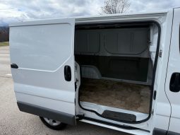 
										Renault Trafic 2.0 dCi 115 KS 3 Sjedišta Euro 5 2011 full									