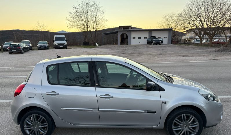 
								Renault Clio 1.5 dCi NAVIGACIJA 20TH Anniversary 75 KS 2011 full									