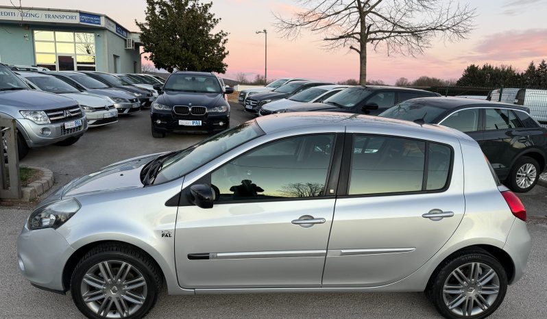 
								Renault Clio 1.5 dCi NAVIGACIJA 20TH Anniversary 75 KS 2011 full									