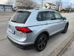 
										Volkswagen Tiguan 2.0 TDI 150 KS DSG7 F1 Life LED NAVI ACC 2021 full									
