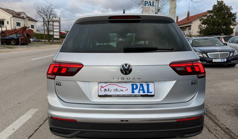 
								Volkswagen Tiguan 2.0 TDI 150 KS DSG7 F1 Life LED NAVI ACC 2021 full									