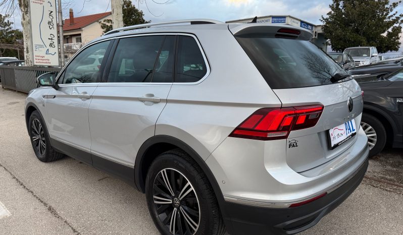 
								Volkswagen Tiguan 2.0 TDI 150 KS DSG7 F1 Life LED NAVI ACC 2021 full									