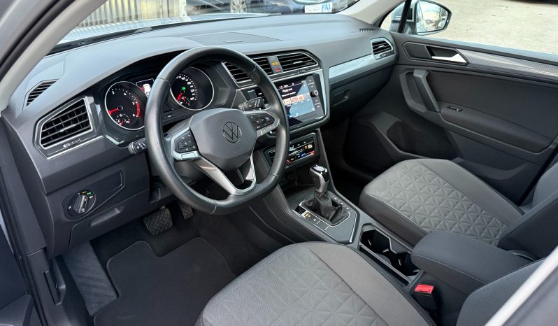 
								Volkswagen Tiguan 2.0 TDI 150 KS DSG7 F1 Life LED NAVI ACC 2021 full									