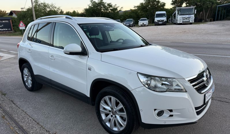 
								Volkswagen Tiguan 2.0 TDI DSG 140 KS Panorama Sport&Style full									