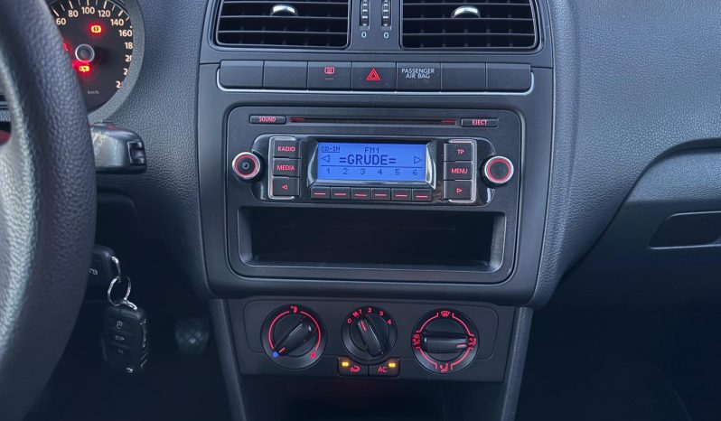 
								Volkswagen Polo 6R 1.2 TDI 75 KS 2011 full									