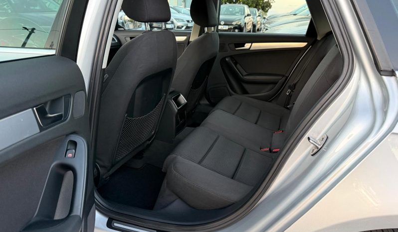 
								Audi A4 2.0 TDI Automatik F1 Xenon LED NAVIGACIJA Euro 5 2010 full									