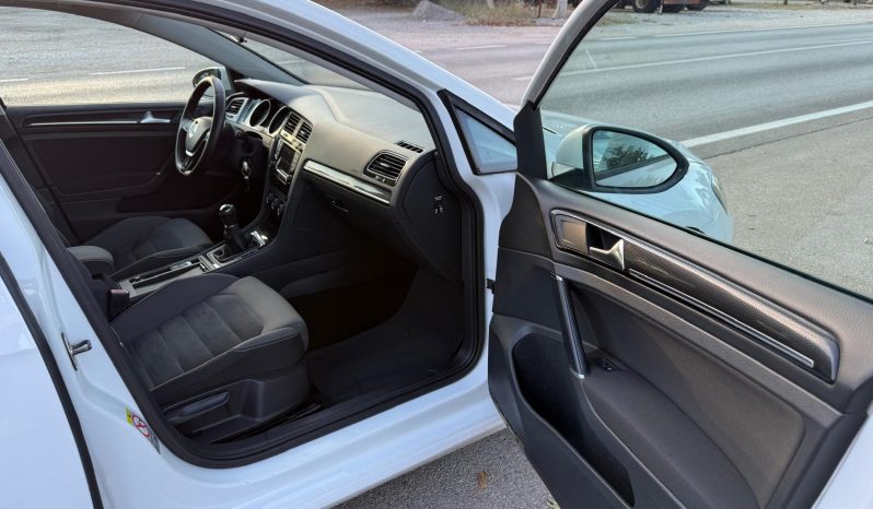
								Volkswagen Golf 7 1.6 TDI 105 KS Highline full									