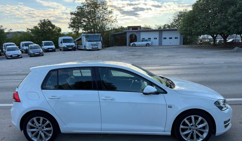 
								Volkswagen Golf 7 1.6 TDI 105 KS Highline full									