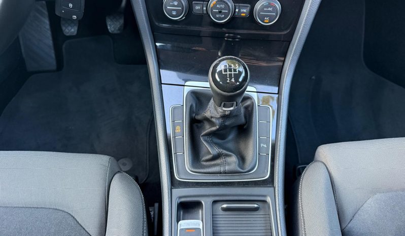 
								Volkswagen Golf 7 1.6 TDI 105 KS Highline full									