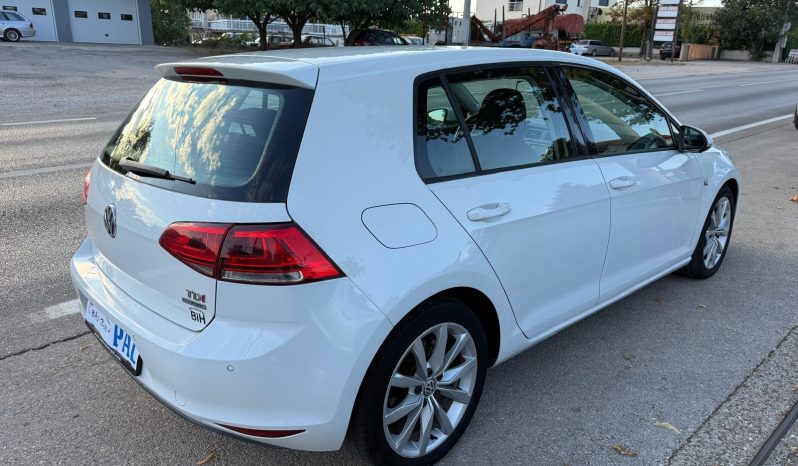 
								Volkswagen Golf 7 1.6 TDI 105 KS Highline full									