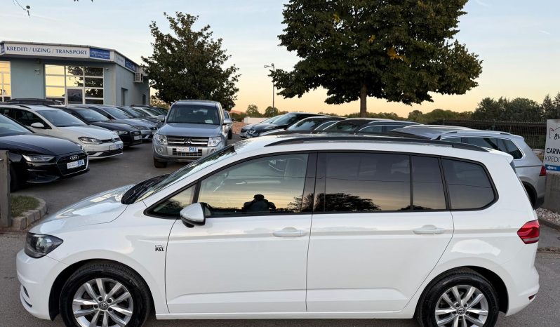 
								Volkswagen Touran 2.0 TDI DSG 150 KS 7 Sjedišta NAVIGACIJA 2017 full									