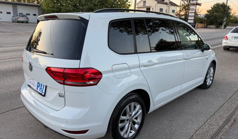 
								Volkswagen Touran 2.0 TDI DSG 150 KS 7 Sjedišta NAVIGACIJA 2017 full									