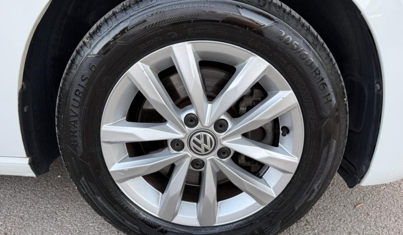
								Volkswagen Touran 2.0 TDI DSG 150 KS 7 Sjedišta NAVIGACIJA 2017 full									