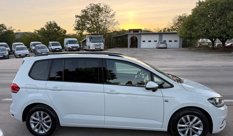 
								Volkswagen Touran 2.0 TDI DSG 150 KS 7 Sjedišta NAVIGACIJA 2017 full									
