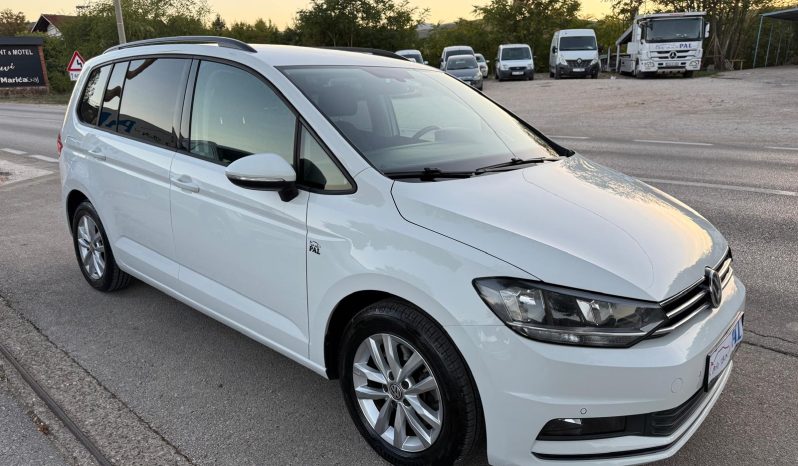 
								Volkswagen Touran 2.0 TDI DSG 150 KS 7 Sjedišta NAVIGACIJA 2017 full									