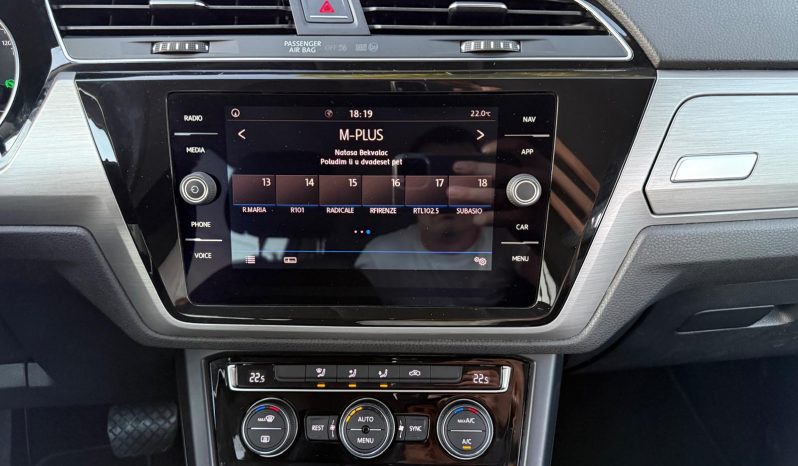 
								Volkswagen Touran 2.0 TDI DSG 150 KS 7 Sjedišta NAVIGACIJA 2017 full									