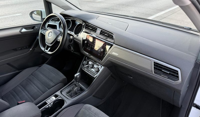 
								Volkswagen Touran 2.0 TDI DSG 150 KS 7 Sjedišta NAVIGACIJA 2017 full									