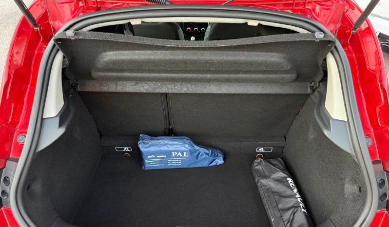 
								Renault Clio 4 1.5 dCi 75 KS NAVIGACIJA Dynamique 2015 full									